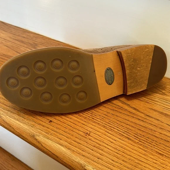 Fossil size 8 1/2 taupe suede oxford wingtip - Picture 3 of 5